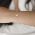 Pulsera fina para mujer de plata de ley 925 con cruz