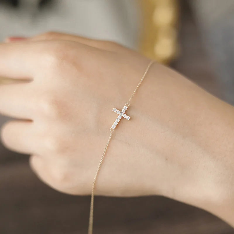 Pulsera fina para mujer de plata de ley 925 con cruz