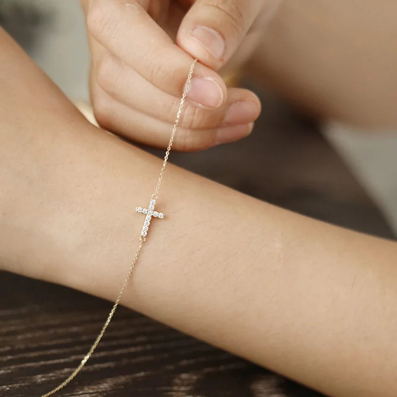 Pulsera fina para mujer de plata de ley 925 con cruz