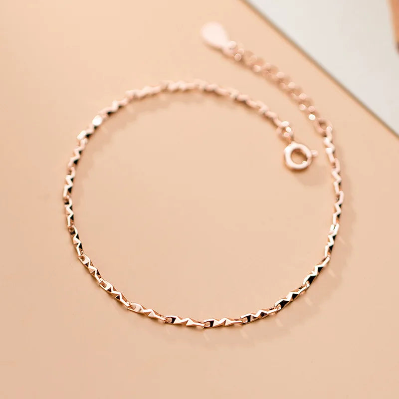 Pulsera de plata 925 de estilo minimalista.