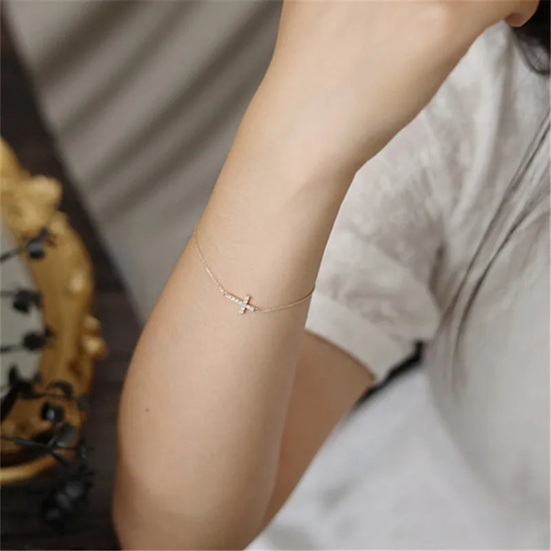 Pulsera fina para mujer de plata de ley 925 con cruz