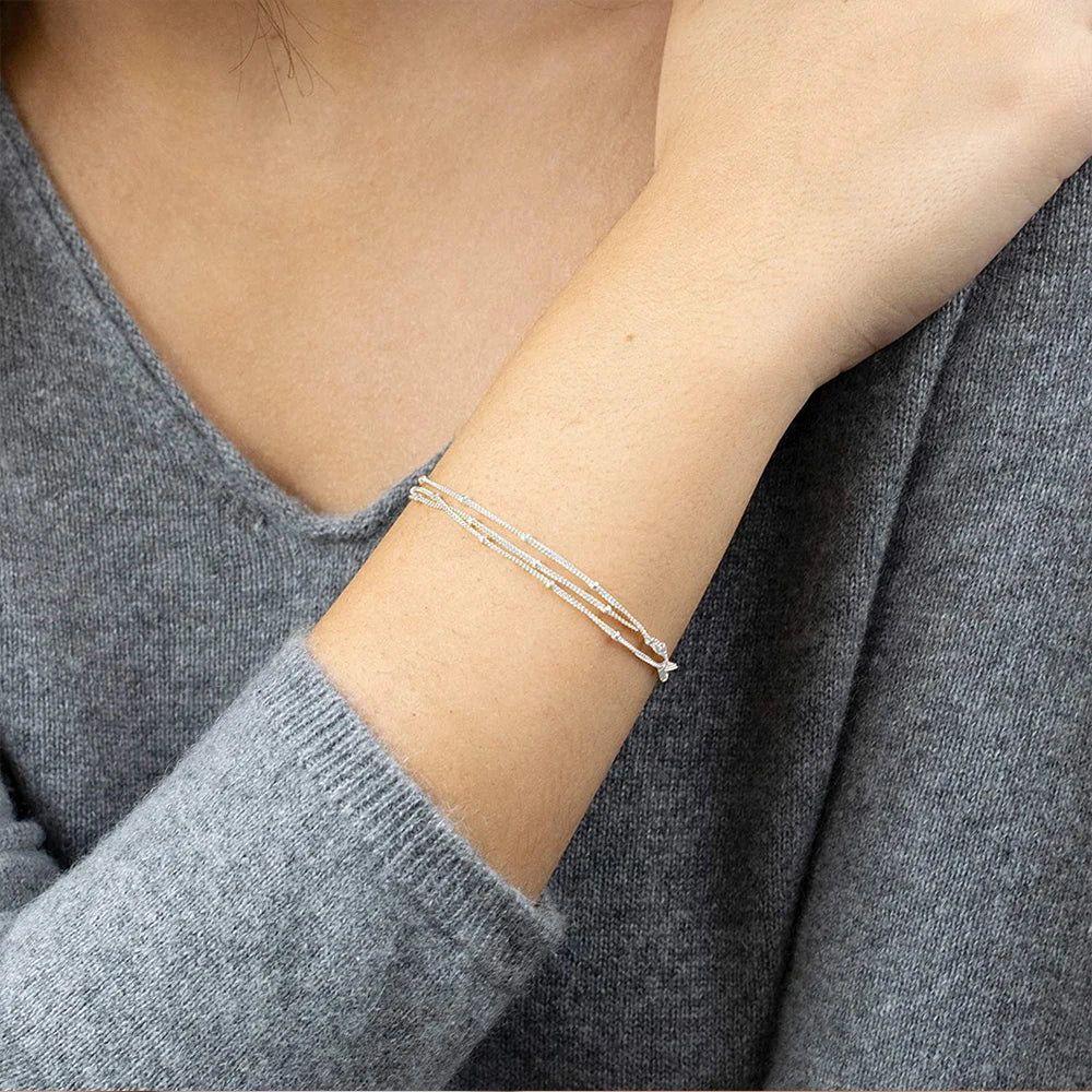 Pulsera delicada para mujer