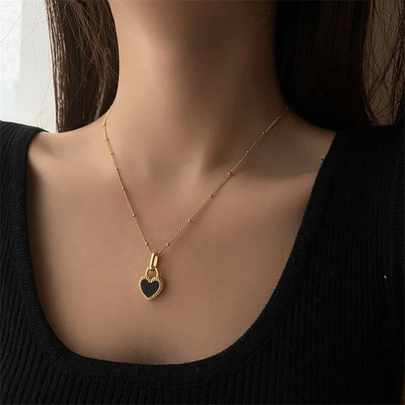 Collar inoxidable colgante con forma de candado