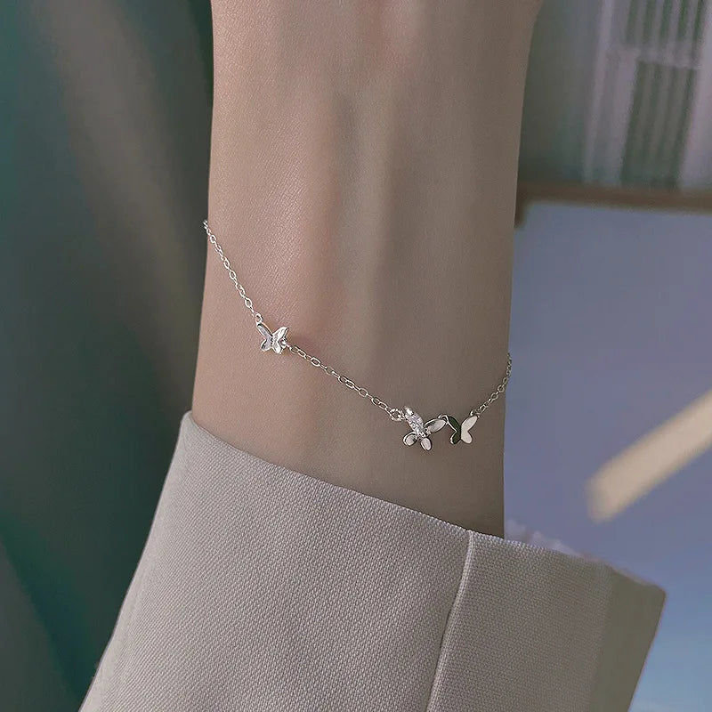Pulsera delicada de mariposa para mujer