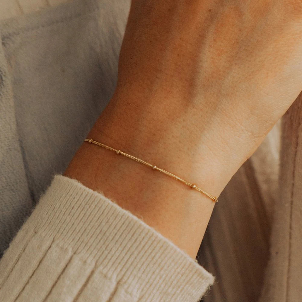 Pulsera delicada para mujer