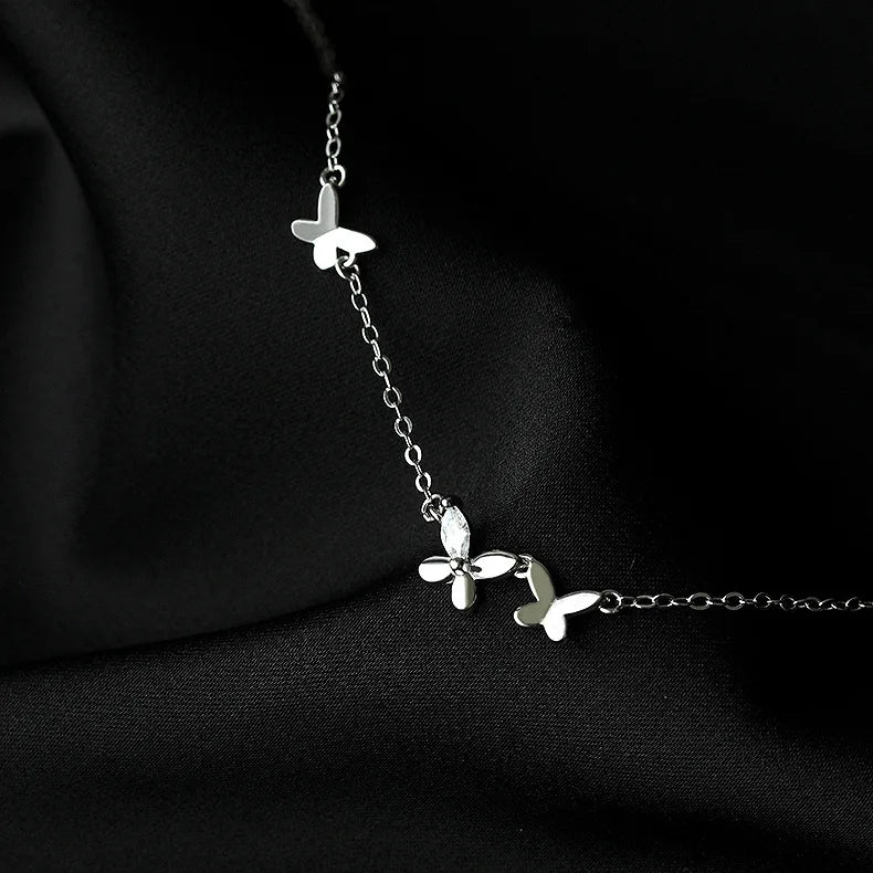 Pulsera delicada de mariposa para mujer